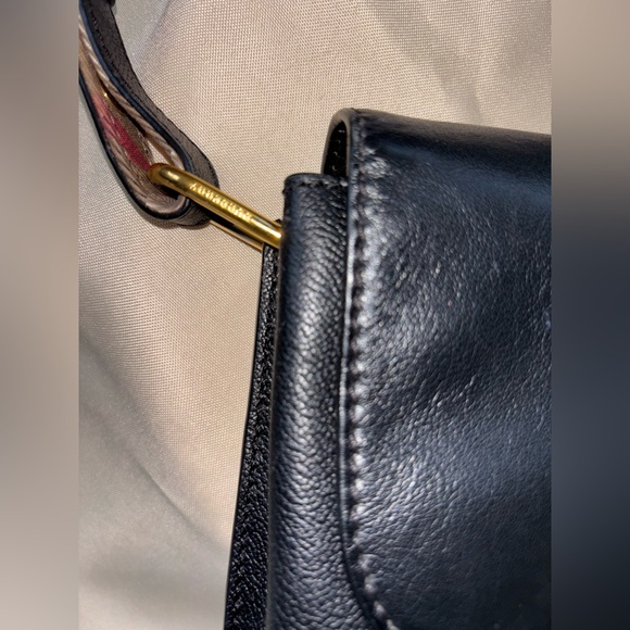 Burberry Black Leather Bag with Gold Buckle - Picture 15 of 16